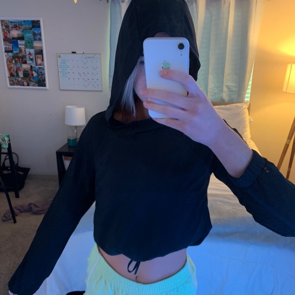 Lululemon cropped hoodie